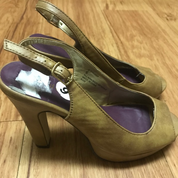 Madden Girl Brown Leather Peep Toe Slingback Heels - Picture 3 of 6